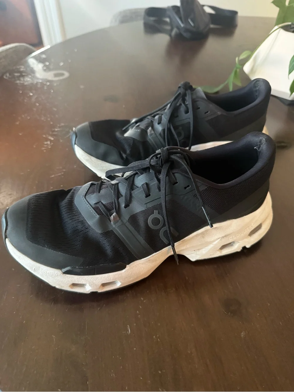 On Cloud Cloudpulse Black Women’s Training Shoes 11 USED